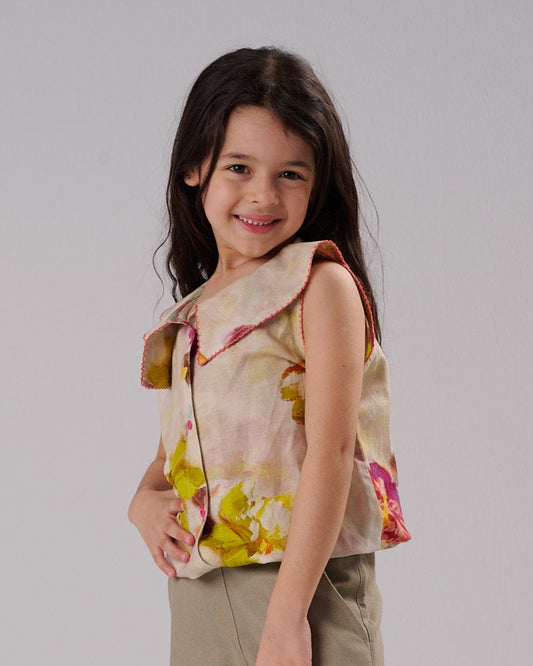 Sleeveless Collar Blouse