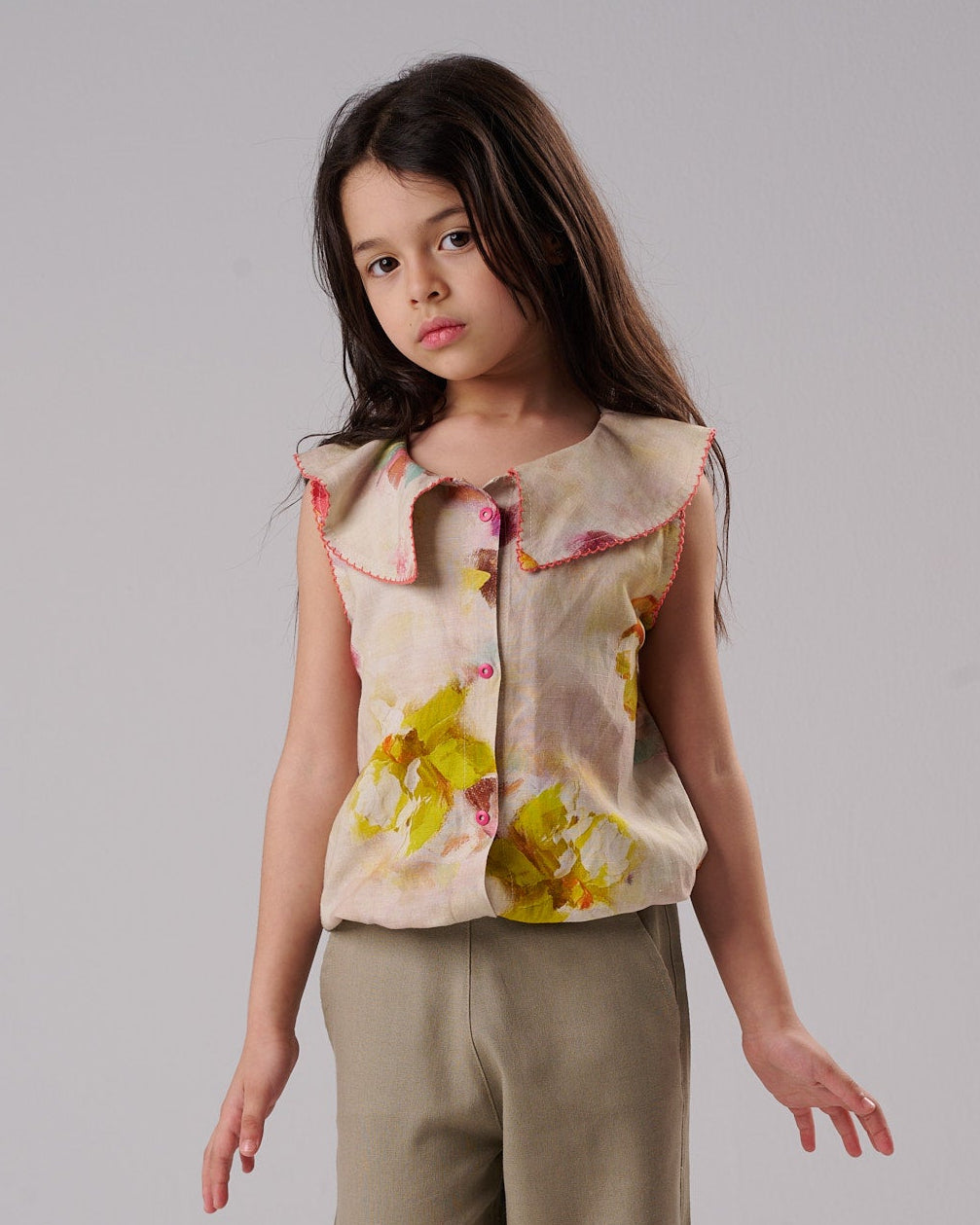 Sleeveless Collar Blouse