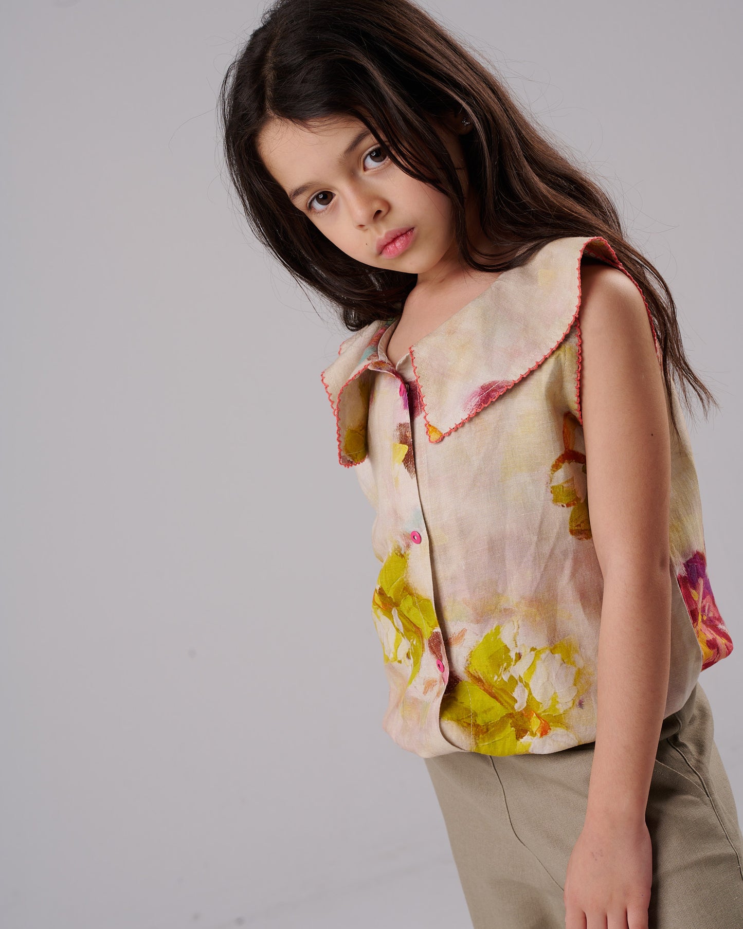 Sleeveless Collar Blouse