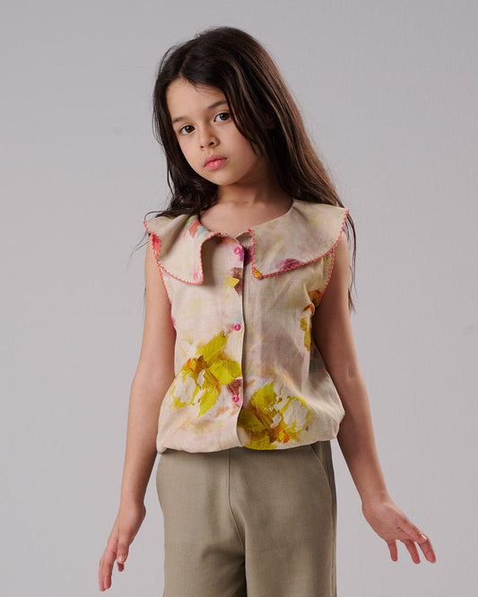 Sleeveless Collar Blouse