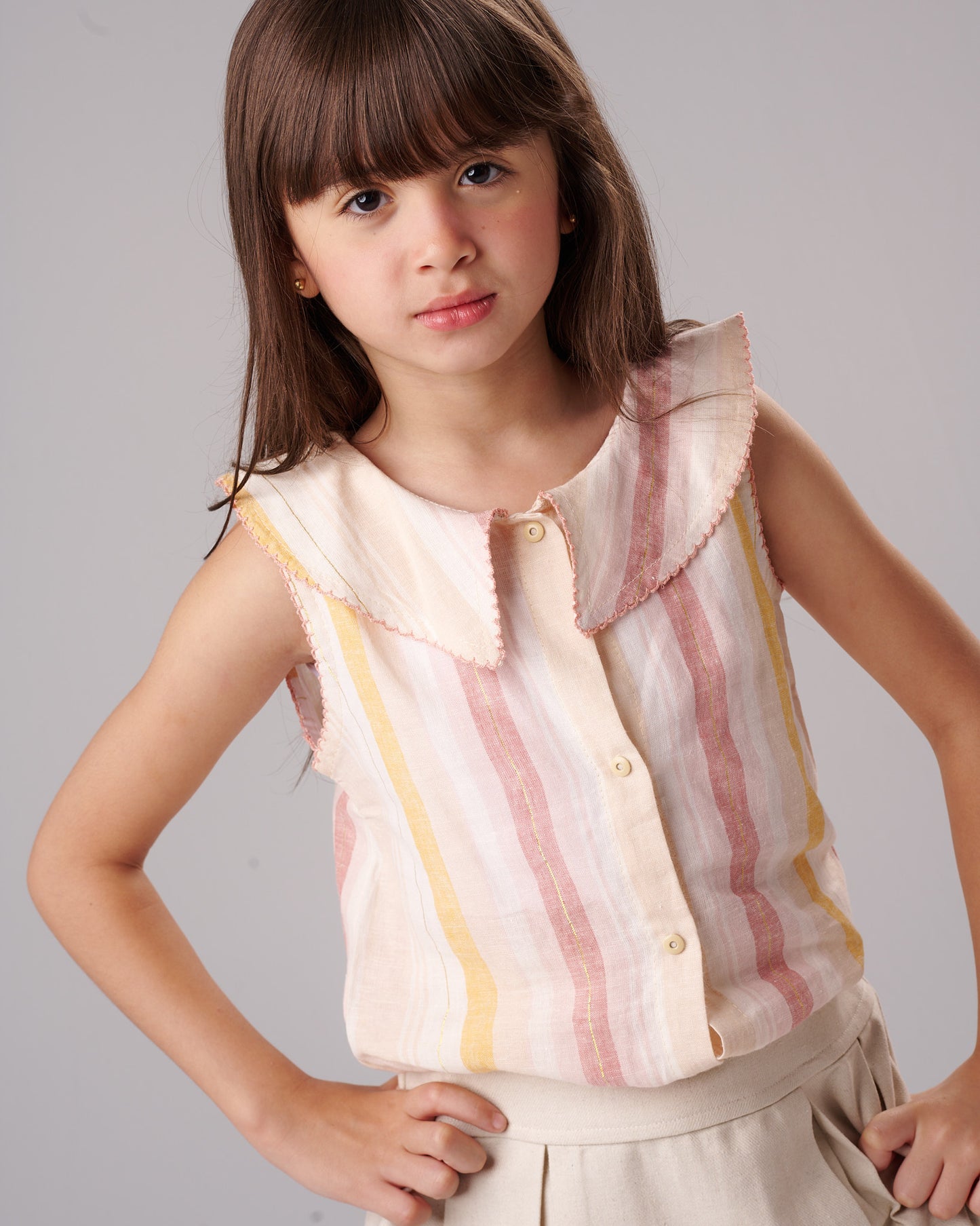 Sleeveless Collar Blouse