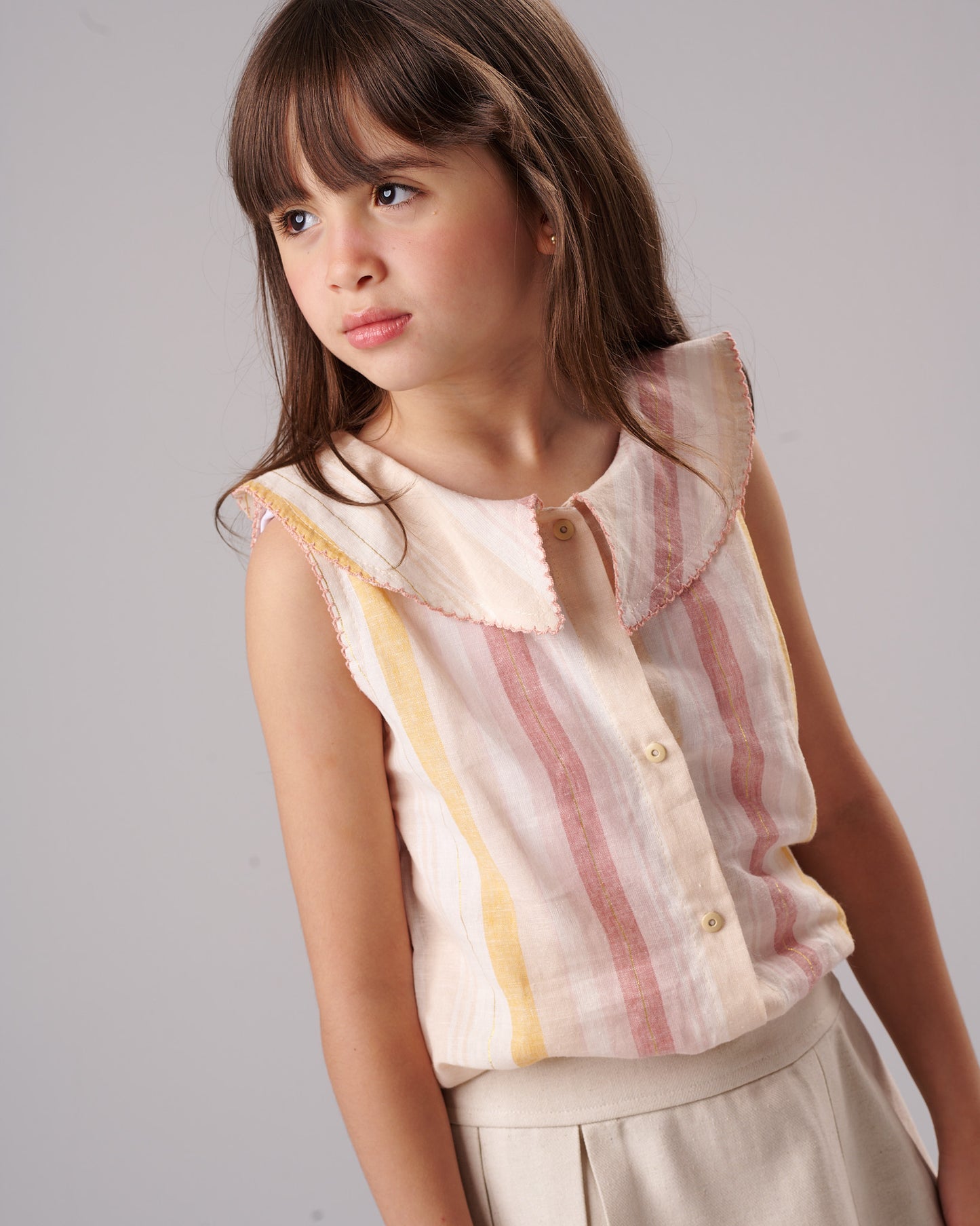 Sleeveless Collar Blouse